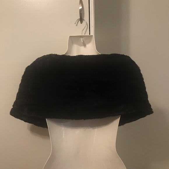 Nicole Miller black fur shrub. - Picture 3 of 5